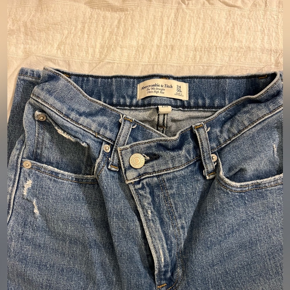Abercrombie ultra high rise 90s straight jean